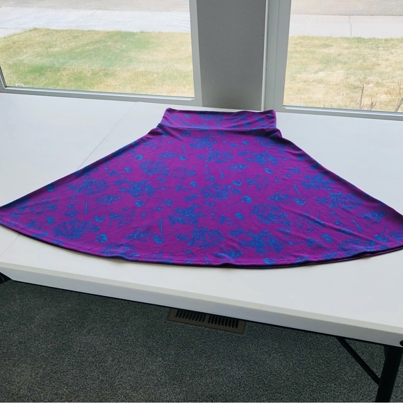 LuLaRoe flare skirt high waist sz. S purple and blue 95 % poly/5% spandex. - Picture 4 of 9